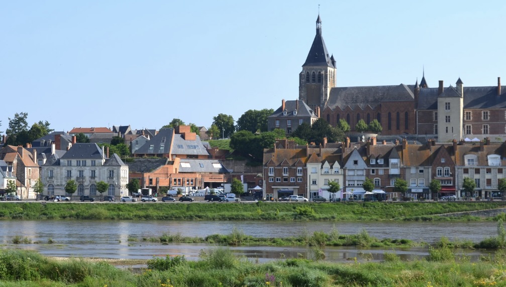 Bienvenue à Gien qui rejoint Villes de France !